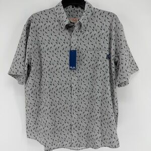 NEW Huk Men's Casual Gray Short Sleeve Fishing Shirt Size Medium